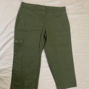 🍎🍎🍎  TRIBELLA WOMENS CARGO CAPRIS PANTS SIZE 10 🍎🍎🍎